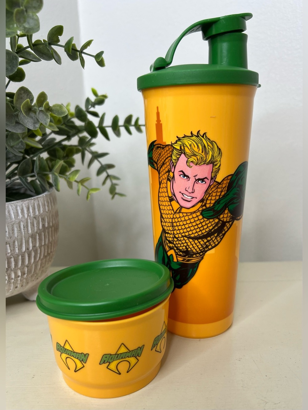 Brand New-Tupperware Limited Edition Aquaman Snack Set